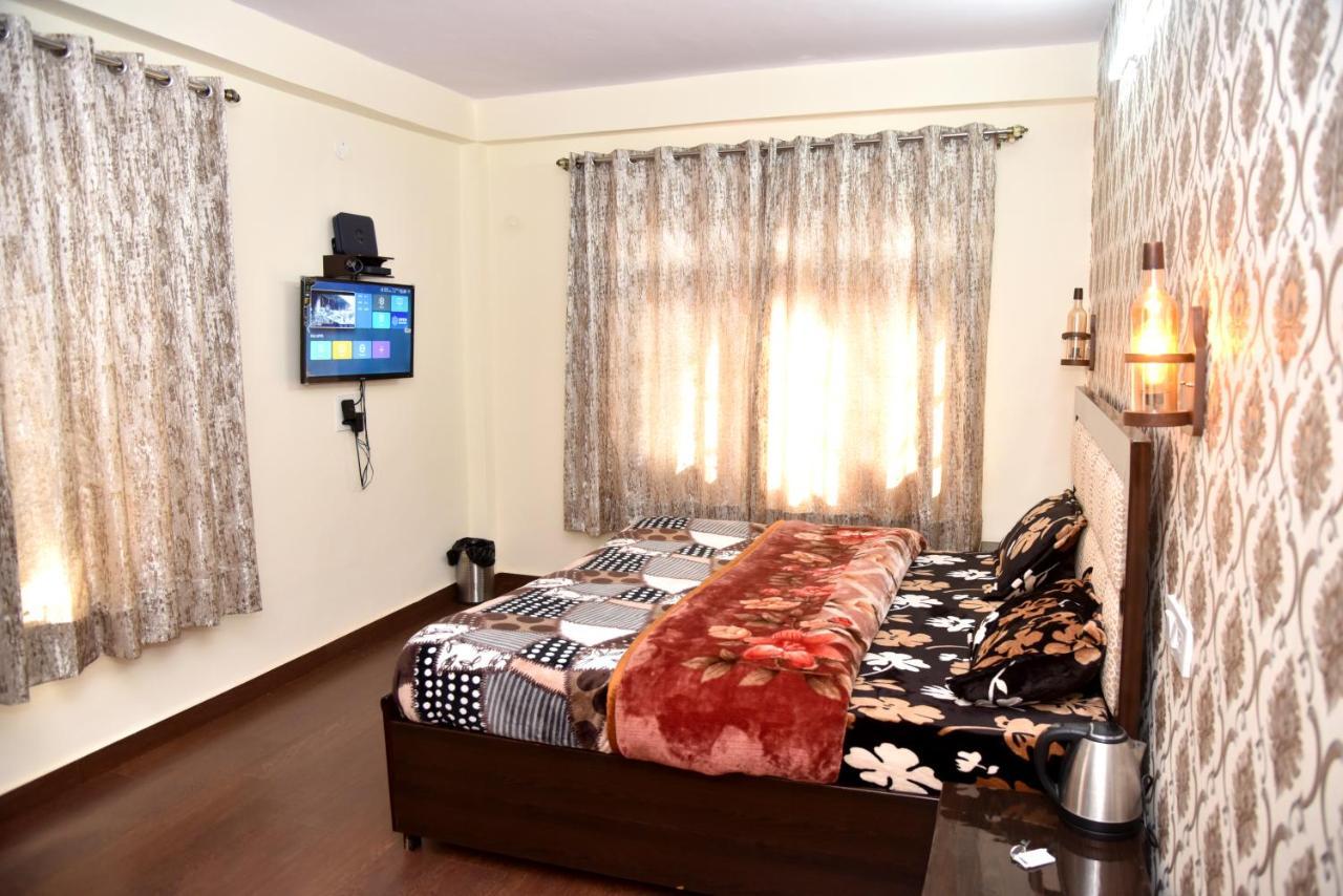 Samriti Apartments Shimla Esterno foto